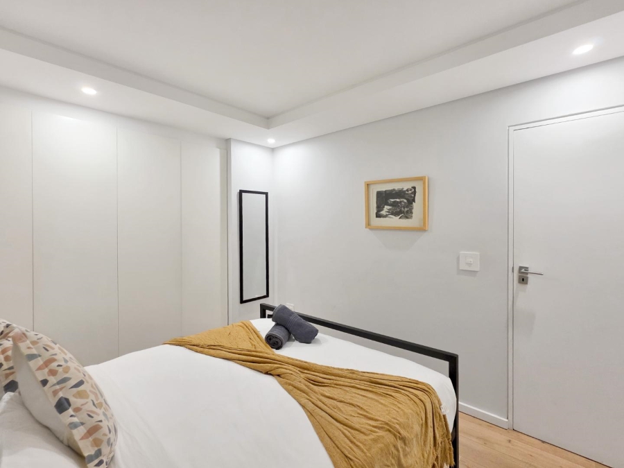 2 Bedroom Property for Sale in Sea Point Western Cape